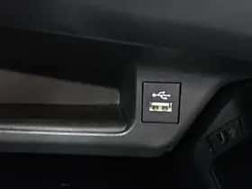 Toyota C-HR (2023) thumbnail 24