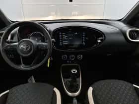 Toyota Aygo (2023) thumbnail 4