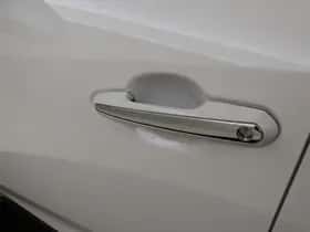 Toyota RAV4 (2023) thumbnail 4