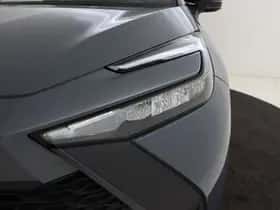 Toyota C-HR (2025) thumbnail 9