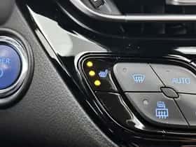 Toyota C-HR (2021) thumbnail 18