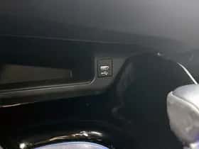 Toyota C-HR (2021) thumbnail 23