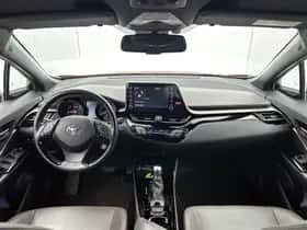 Toyota C-HR (2021) thumbnail 4