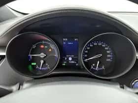 Toyota C-HR (2021) thumbnail 5