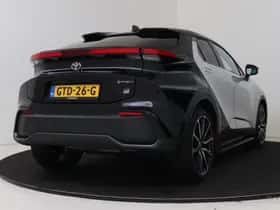 Toyota C-HR (2025) thumbnail 2