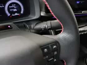 Toyota C-HR (2025) thumbnail 26