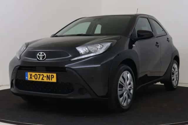 Toyota Aygo (2023) thumbnail 1