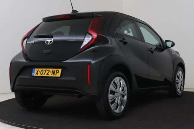 Toyota Aygo (2023) thumbnail 2