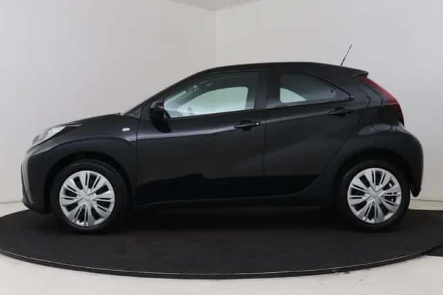 Toyota Aygo (2023) thumbnail 3