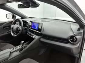 Toyota C-HR (2025) thumbnail 6