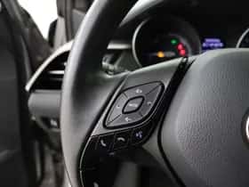 Toyota C-HR (2018) thumbnail 13