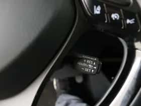 Toyota C-HR (2018) thumbnail 18