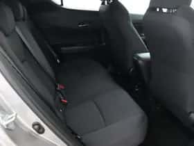 Toyota C-HR (2018) thumbnail 37