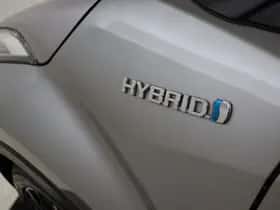 Toyota C-HR (2018) thumbnail 5