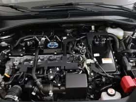 Toyota C-HR (2018) thumbnail 8