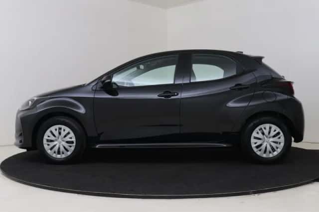 Toyota Yaris (2025) thumbnail 3