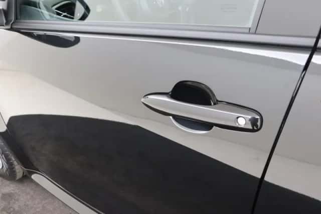 Toyota Yaris (2025) thumbnail 4