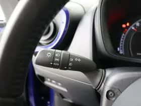 Toyota Aygo (2022) thumbnail 17