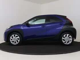 Toyota Aygo (2022) thumbnail 3