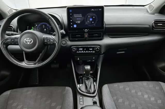 Toyota Yaris (2025) thumbnail 4