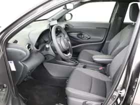Toyota Yaris_Cross (2025) thumbnail 22