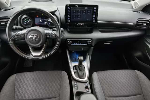 Toyota Yaris (2021) thumbnail 4