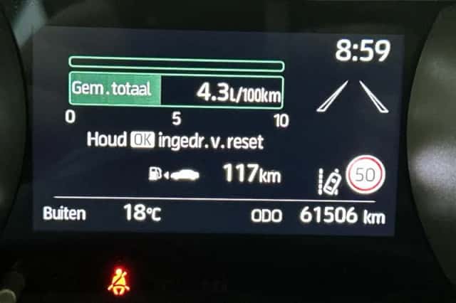 Toyota Yaris (2021) thumbnail 5