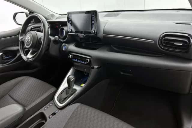 Toyota Yaris (2021) thumbnail 6
