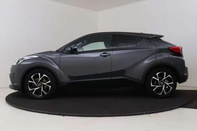 Toyota C-HR (2019) thumbnail 3