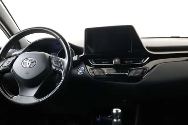 Toyota C-HR (2019) thumbnail 4