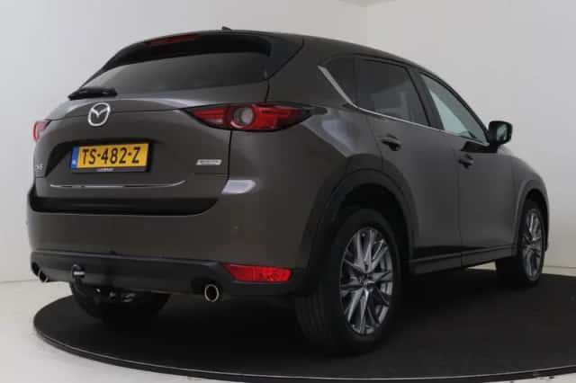 Mazda CX-5 (2018) thumbnail 2