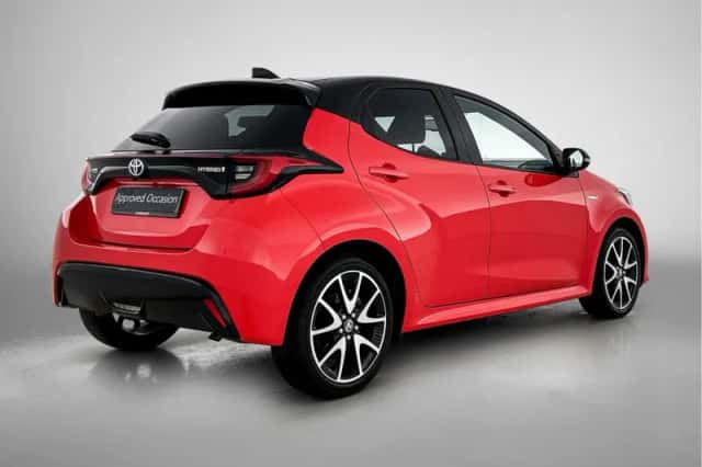 Toyota Yaris (2021) thumbnail 2