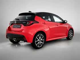 Toyota Yaris (2021) thumbnail 2