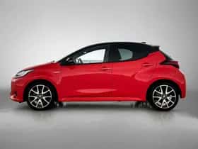 Toyota Yaris (2021) thumbnail 3