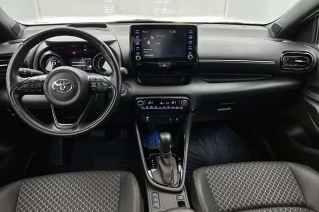 Toyota Yaris (2021) thumbnail 4