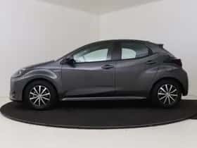 Toyota Yaris (2021) thumbnail 3
