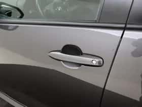 Toyota Yaris (2021) thumbnail 4