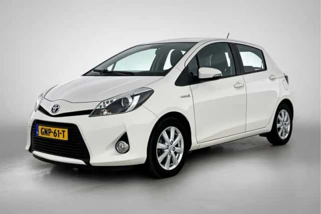 Toyota Yaris (2013) thumbnail 1