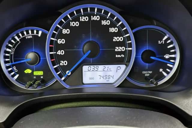 Toyota Yaris (2013) thumbnail 5