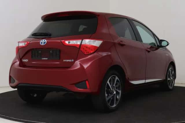 Toyota Yaris (2018) thumbnail 2