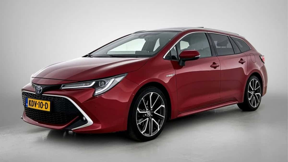 Toyota Corolla_Touring_Sports (2020) — foto 1
