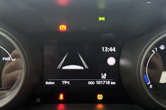 Toyota Yaris (2022) thumbnail 5