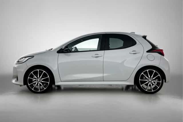 Toyota Yaris (2024) thumbnail 3