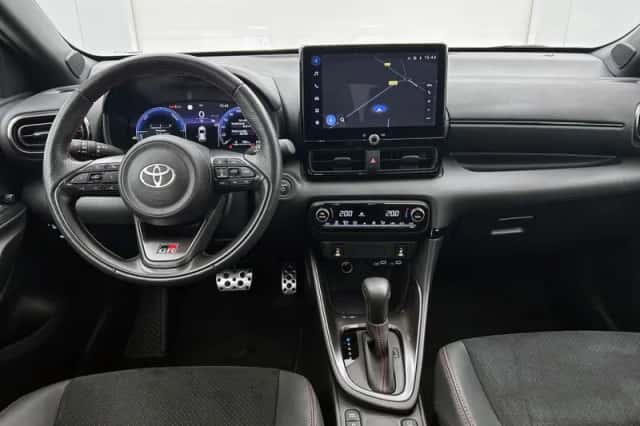 Toyota Yaris (2024) thumbnail 4