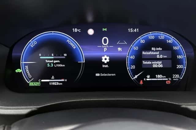 Toyota Yaris (2024) thumbnail 5