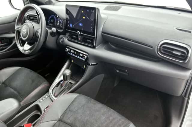 Toyota Yaris (2024) thumbnail 6