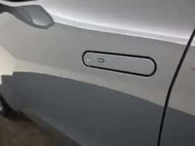 Toyota C-HR (2025) thumbnail 4
