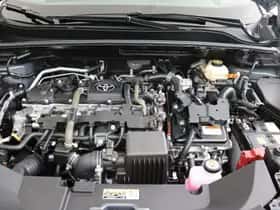 Toyota C-HR (2025) thumbnail 8