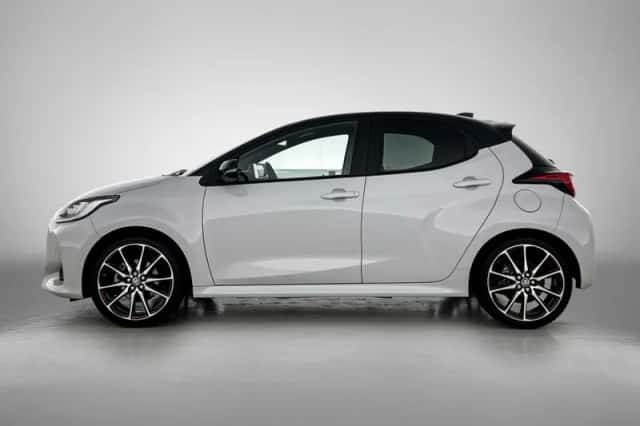 Toyota Yaris (2023) thumbnail 3