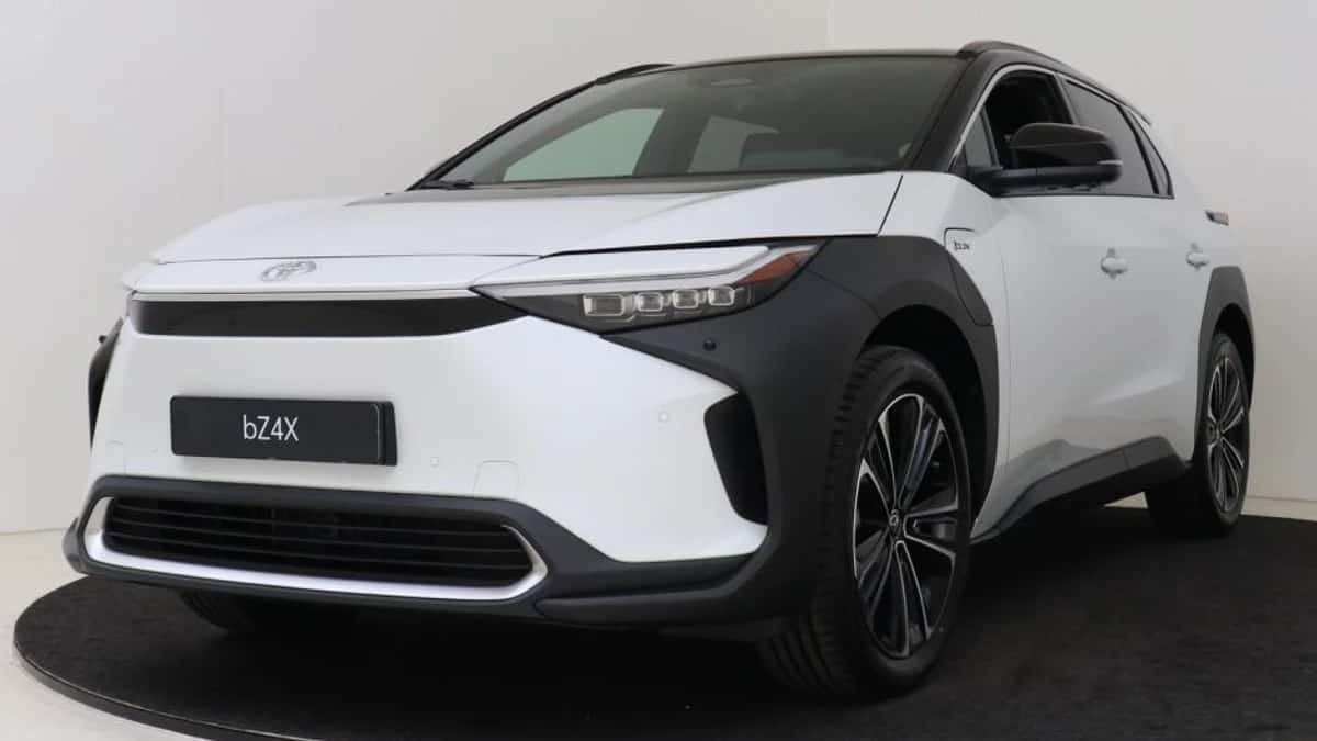 Toyota bZ4X (2025) — foto 1